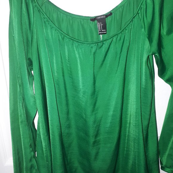 Forever 21 Green off the shoulder blouse size small - Picture 1 of 4
